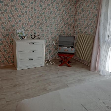 Апартаменти Chez Papinette, Proche Gare Et Centre, Pdj Compris Ніор Екстер'єр фото