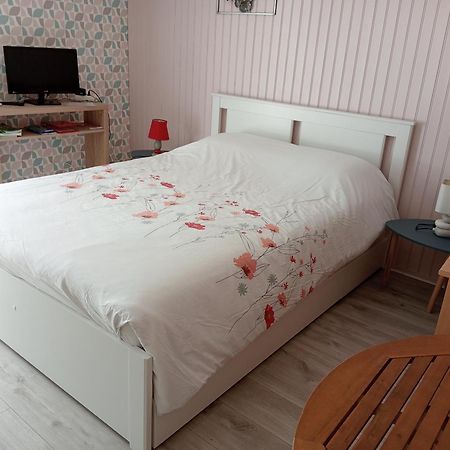 Апартаменти Chez Papinette, Proche Gare Et Centre, Pdj Compris Ніор Екстер'єр фото