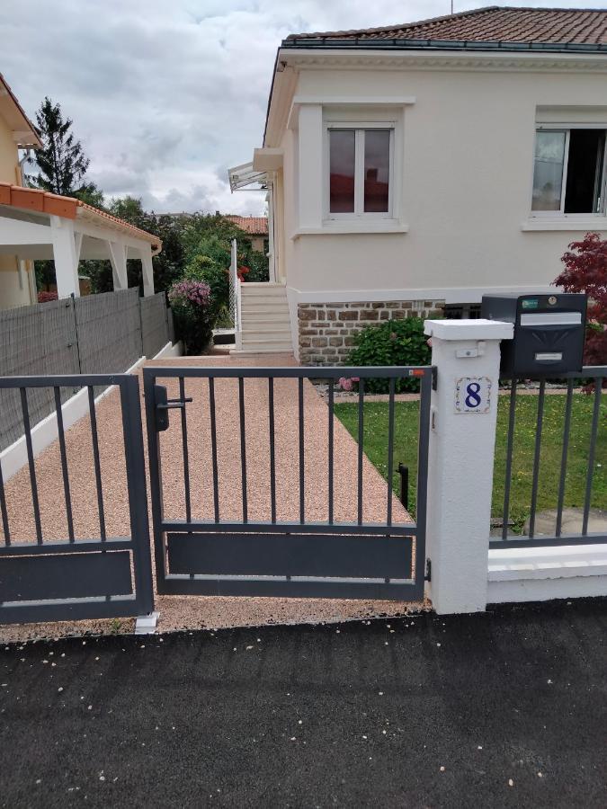 Апартаменти Chez Papinette, Proche Gare Et Centre, Pdj Compris Ніор Екстер'єр фото