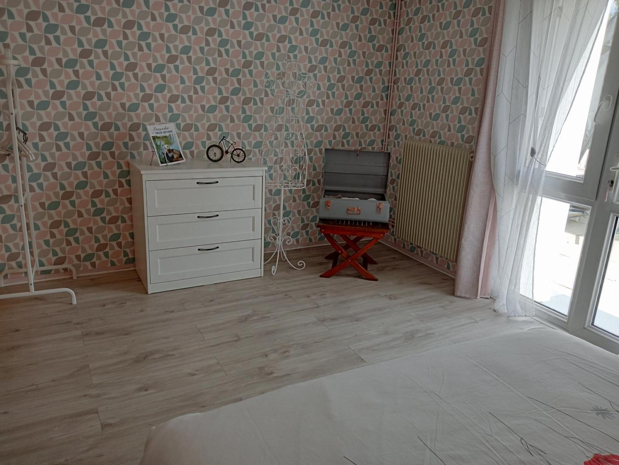 Апартаменти Chez Papinette, Proche Gare Et Centre, Pdj Compris Ніор Екстер'єр фото